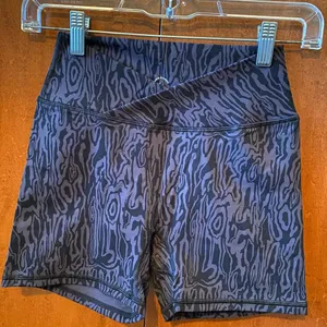 Kamo Fitness Black Printed Cross Waist Shorts thumbnail 1