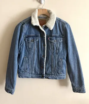 Women's Small Levi’s Premium Trucker Jacket Sherpa Lined Blue‎ Denim Jean thumbnail 1