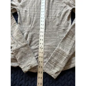 Lululemon Define Pullover Long Sleeve Athletic Top Thumbholes Gray Size‎ 4 thumbnail 8