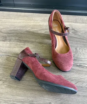 RARE Clarks Collection Burgundy‎ Suede Leather Mary Jane Block Heel Shoes Size 8 thumbnail 1