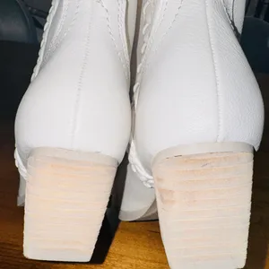 Dolce Vita Koolson White Western Ankle Booties Pointed Toe Leather Stacked heel thumbnail 11