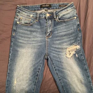 Judy Blue Distressed Skinny Jeans size 9 thumbnail 1