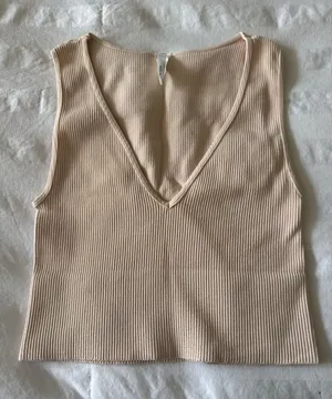 NIKIBIKI Top Ribbed V-Neck Crop thumbnail 1