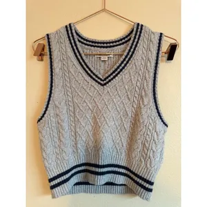 American Eagle Women Sweater Vest Small Gray Cotton Varsity Cable Knit Cropped thumbnail 2