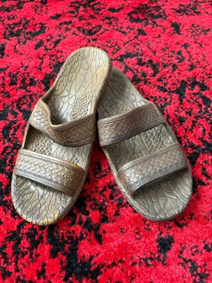 Tan comfy slides from Hawaii Brown Size 9 thumbnail 8