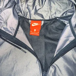 Nike windbreaker jacket thumbnail 3