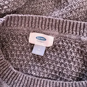 Old Navy Gray Textured Knit Sweater Size M thumbnail 4