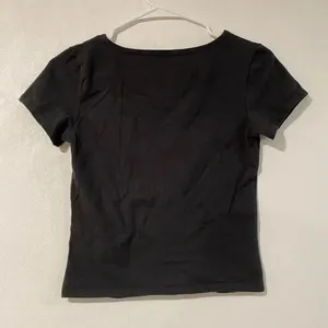 Brandy Melville Black Scoop Neck Baby Tee Fitted Minimalist Top thumbnail 3