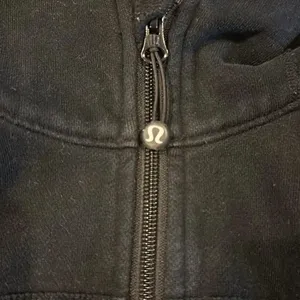 Lululemon Women’s Black Heavyweight Scuba Zip-Up Sweatshirt - Size 6 thumbnail 7