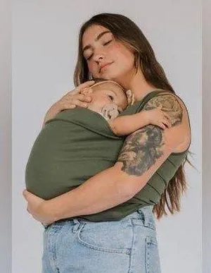Lalabu Soothe Shirt Nursing Baby Wearing Pouch Top Shirt Green NEW NWT Medium thumbnail 2
