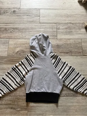 Urban Outfitters Knit Sweater Hoodie Sweatshirt thumbnail 4