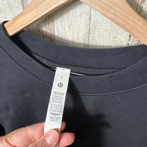 Lululemon Black Crewneck Sweatshirt Womens Size 6 thumbnail 3