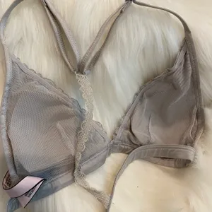 Victoria’s Secret Gray Lace Bralette Size XS thumbnail 4