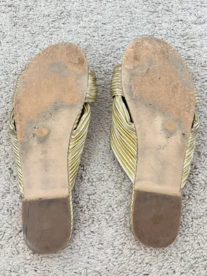 Bibi Lou Minnie Flat Gold Bow Sandals Size 39 thumbnail 4