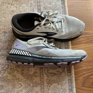 Brooks Light Gray Running Shoes Women Size 9 Athletic Adrenaline GTS Footwear thumbnail 3