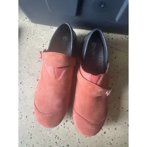 Rocky 4Eursole Sz 40 /10 Nurse Clogs Brick Red Nubuck RKYH042 thumbnail 5