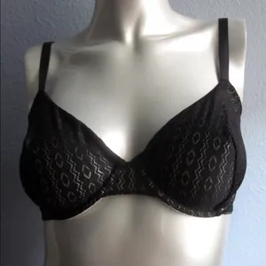 Victoria's Secret - NWT 32DD UNLINED DEMI BRA thumbnail 2