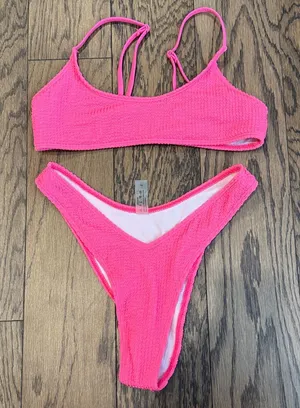 Amazon Hot Pink Bikini Set-Size small thumbnail 1