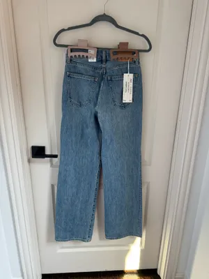 Aritzia Denim Forum The Farrah Hi-Rise Wide Jean in 7 Yrs Bleu Taboo thumbnail 2
