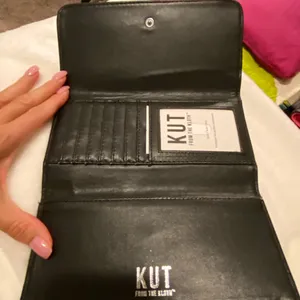 KUT from the Kloth wallet thumbnail 3
