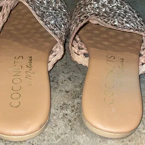 Coconuts By Matisse Island Gold Woven Leather Every Sandal Mule Shoe Womens 6M thumbnail 11