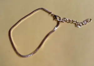 Elegant Gold Chain Bracelet thumbnail 1