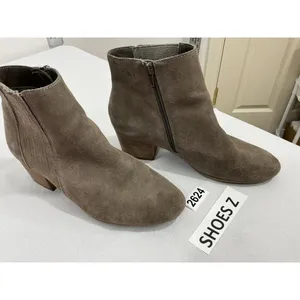 Womans Crown Vintage Ryder Taupe Suede Block Heel Zipper Ankle Boots 9 M thumbnail 2