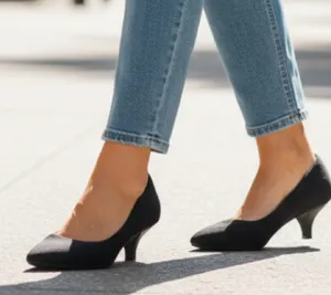 Abella Stylish Black Kitten Heel Pumps Size 9 thumbnail 1