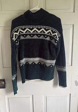 Sweater thumbnail 1