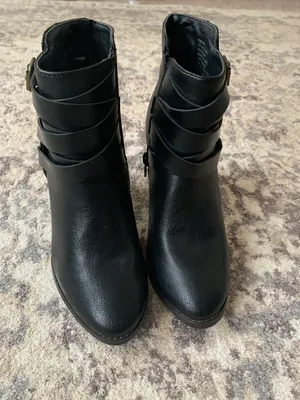 JustFab Black Bootie Heels thumbnail 2