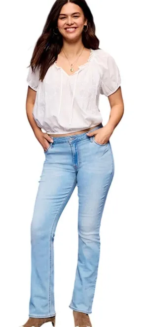 NWT Old Navy Mid Rise Wow Boot-Cut Light Wash Jeans Size 4‎ thumbnail 1