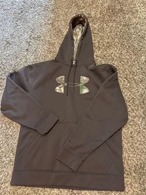 Men’s Under Armour Hoodie thumbnail 1