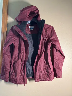 Columbia Rain Jacket in Maroon | Women’s XS, excellent condition thumbnail 1