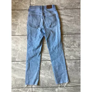 Madewell The Perfect Vintage Jean Light Wash Distressed Raw Hem 23P MC494 thumbnail 9