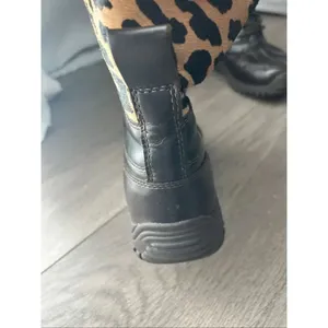 UGG Boots Womens Size 6 Adirondack Leopard Brown Rare Unique Animal Print thumbnail 4