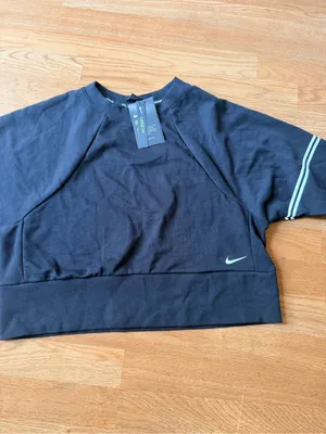 Nike Black Cropped Crew Sweatshirt with Sleeve 'NIKE PRO' Branding thumbnail 4