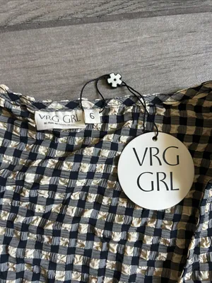 Gingham Scoop-Neck Cropped Top in Black & Cream thumbnail 2