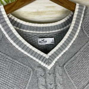 Hollister Gray Cable Knit Slouchy Varsity Style Chunky Cotton Sweater thumbnail 3