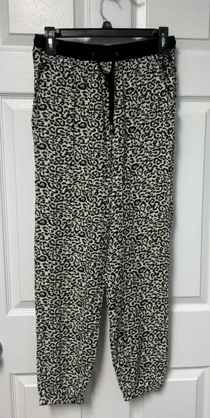 Atmosphere Black and Cream Leopard Print Joggers thumbnail 1