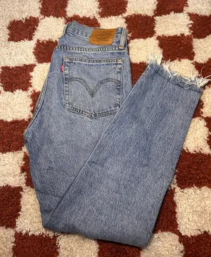 Levi’s Wedgie Fit Jeans thumbnail 1