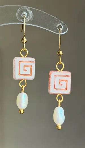 Handmade boho fairy whimsical funky style quality Czech glass swirl pearl dangle earrings🌀🩷 thumbnail 1