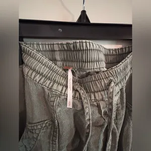Free People Green Cargo Pants inside seam: 25 Size: S thumbnail 3