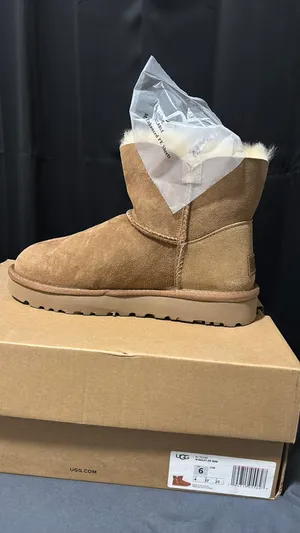 UGG Bailey Zip Mini Boots thumbnail 1