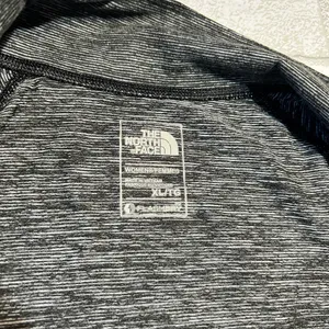 The North Face Woman’s Quarter-Zip Pullover Active Wear Size XL thumbnail 3