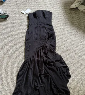 Black Dress Size 4 thumbnail 1