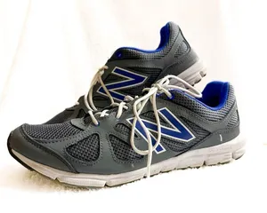 New Balance 550 V4 athletic shoes. Gray with royal blue. Running shoes. Sz 9.5 thumbnail 2