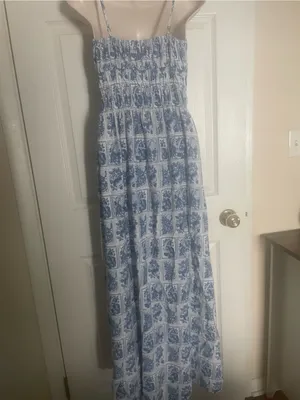 Abercrombie‎ & Fitch Blue and White Floral Smocked Maxi Dress Size ST thumbnail 4