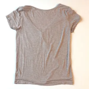 American Eagle • Soft and Sexy Mauve Striped V-Neck Shirt Size Small thumbnail 8