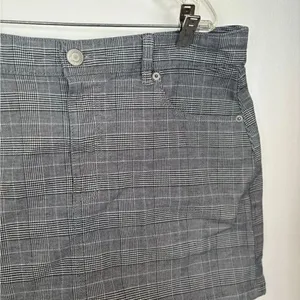 American Eagle Hi Rise Mini Skirt Size 12 Glen Plaid Grey thumbnail 8