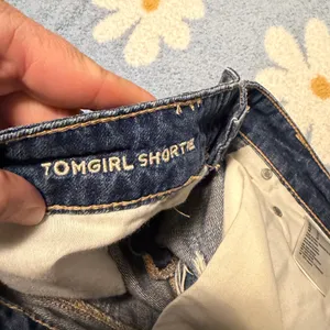 American Eagle Outfitters Dark Blue Distressed Jean Shorts - Tom Girl Shortie thumbnail 4